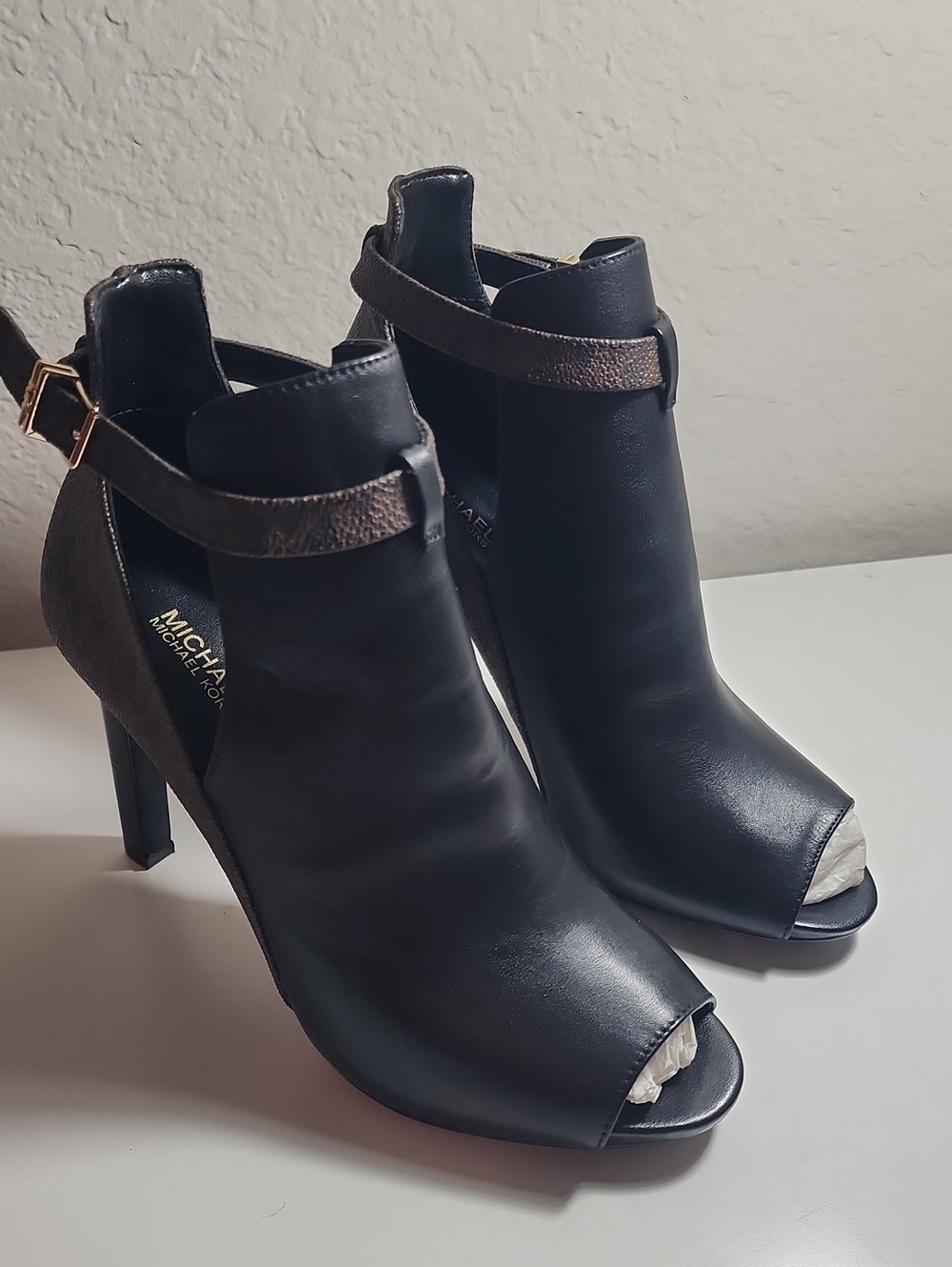 Michael Kors Women's Black and Brown Ankle Boots/Brown Strap.Day /Night